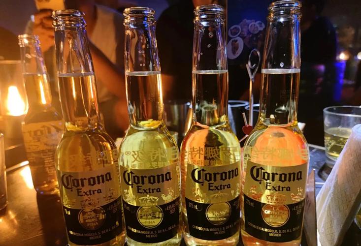 在墨西哥境内酿成,科罗娜啤酒是墨西哥莫德罗啤酒公司旗下的主力产品